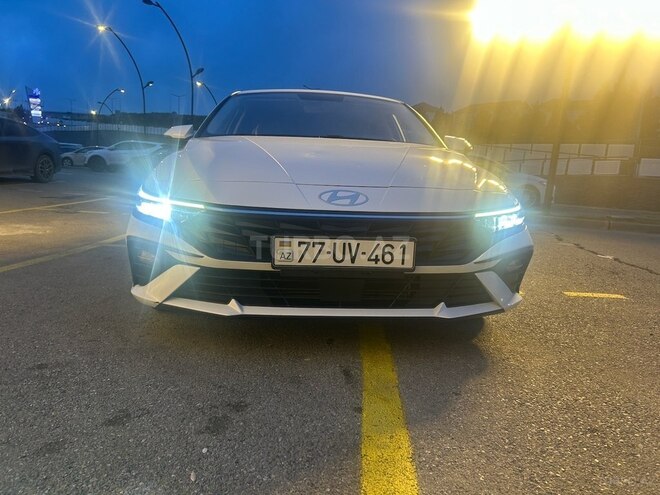 Hyundai Elantra-10