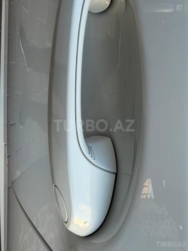 BMW 530e-11