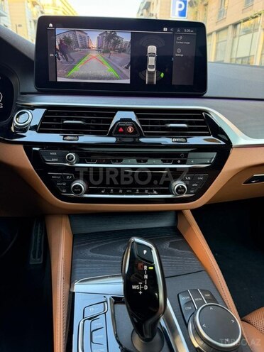 BMW 530e-15