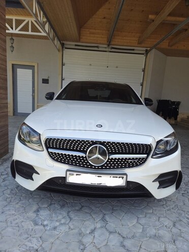 Mercedes E 220 d-1