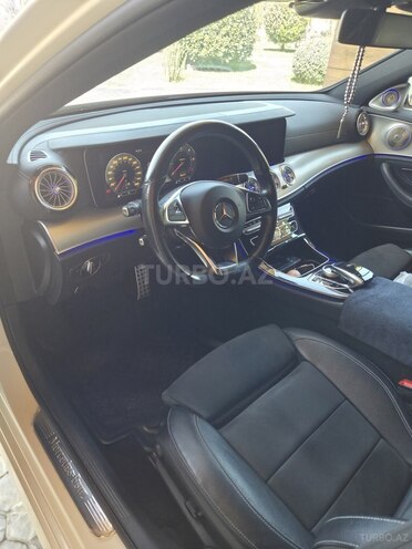 Mercedes E 220 d-6