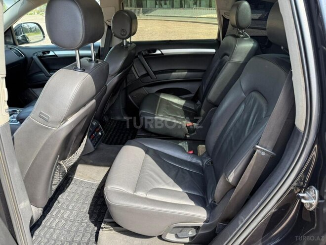 Audi Q7-3