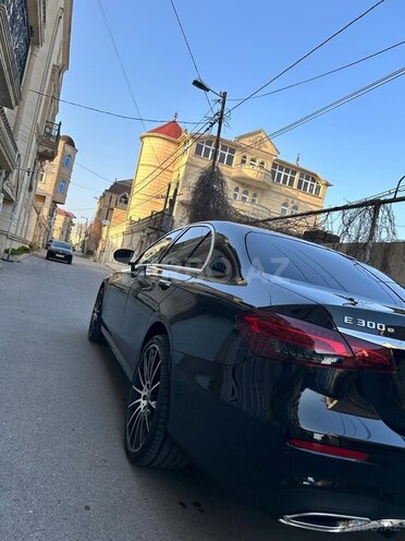 Mercedes E 300 e 4MATIC-6
