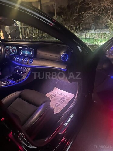 Mercedes E 300 e 4MATIC-11