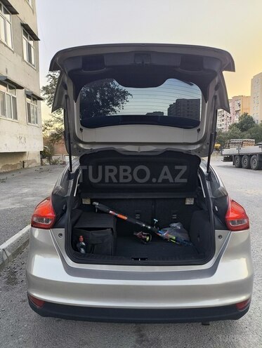 Ford Focus-7