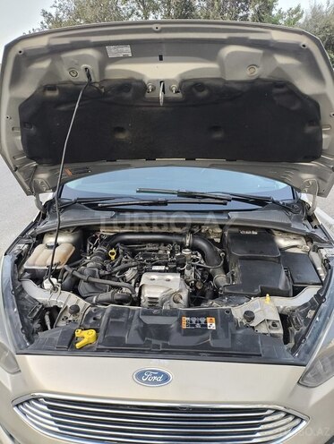 Ford Focus-11