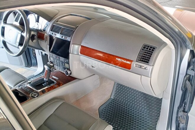 Volkswagen Touareg-11