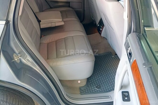 Volkswagen Touareg-15