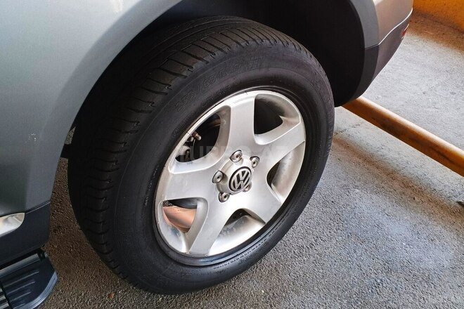 Volkswagen Touareg-20