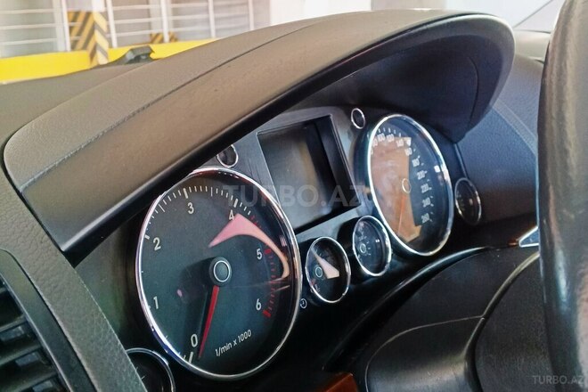 Volkswagen Touareg-8