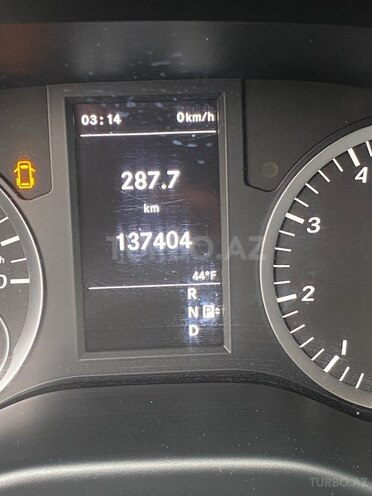 Mercedes Metris-16