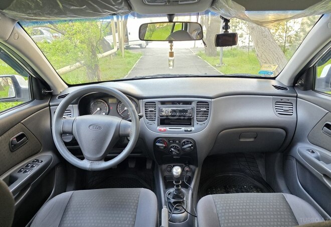 Kia Rio-10