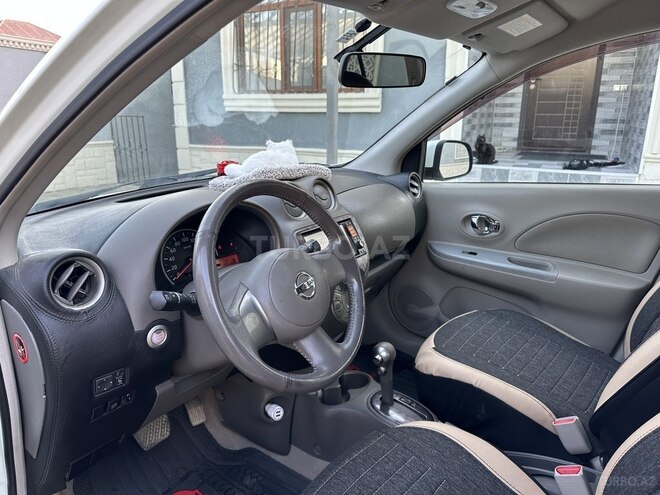 Nissan March-7