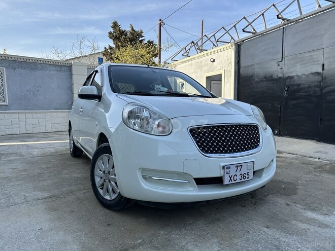 Nissan March-2