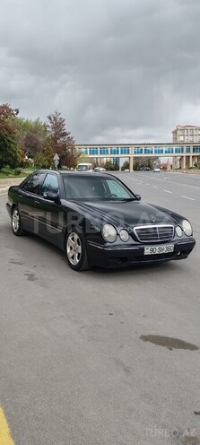Mercedes E 200-2