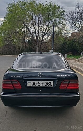 Mercedes E 200-3