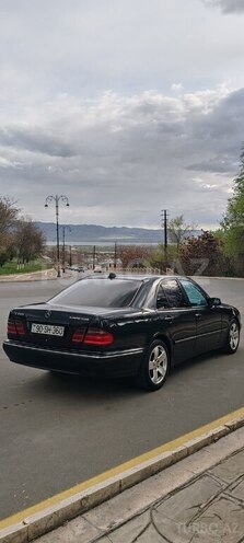 Mercedes E 200-5