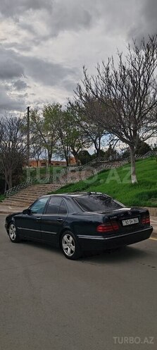Mercedes E 200-7