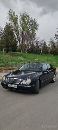 Mercedes E 200-10