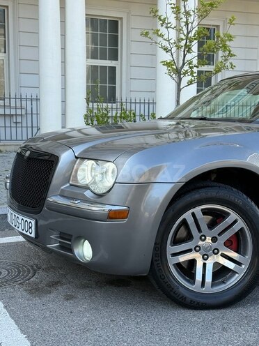 Chrysler 300C-8