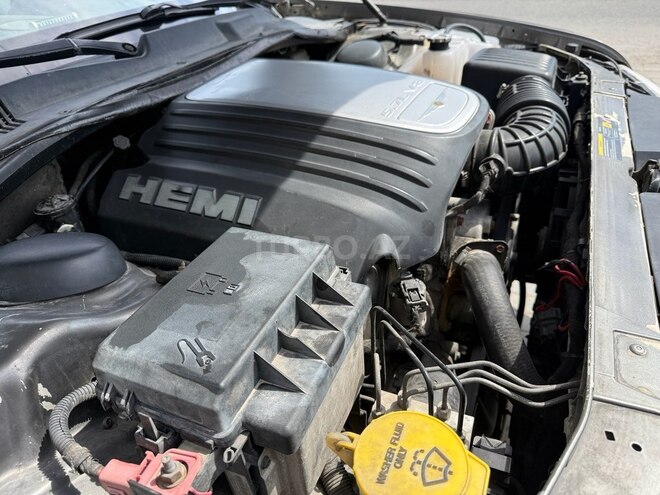 Chrysler 300C-21