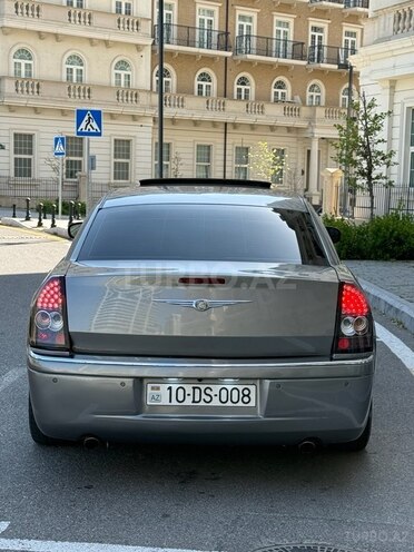 Chrysler 300C-12