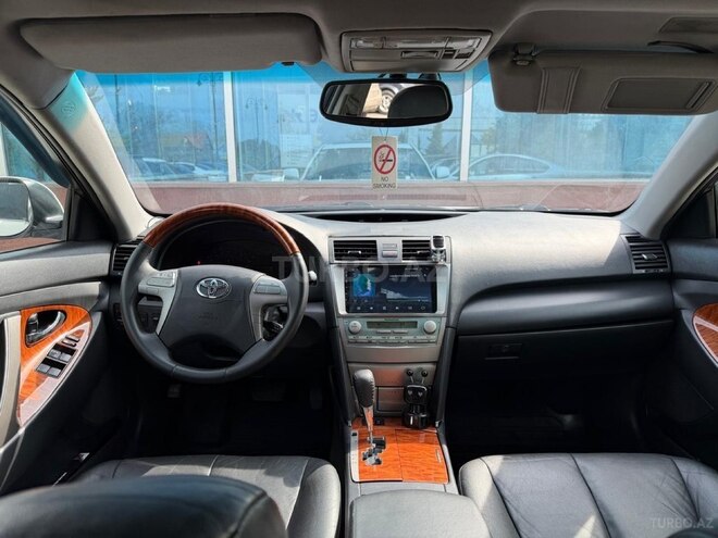 Toyota Camry-16