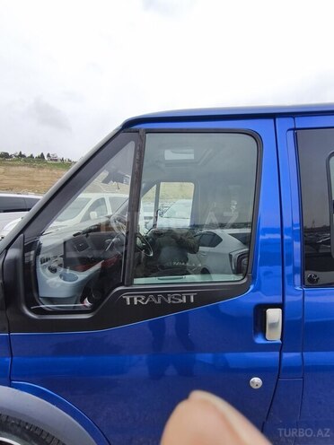 Ford Tourneo-5