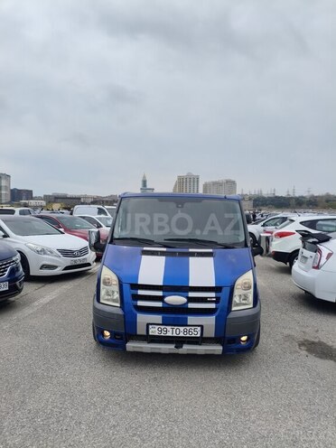 Ford Tourneo-1