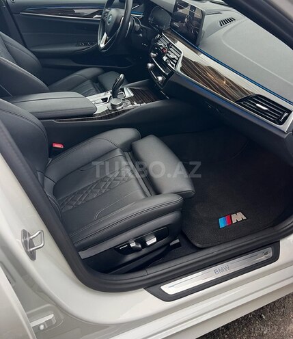 BMW 530e-8