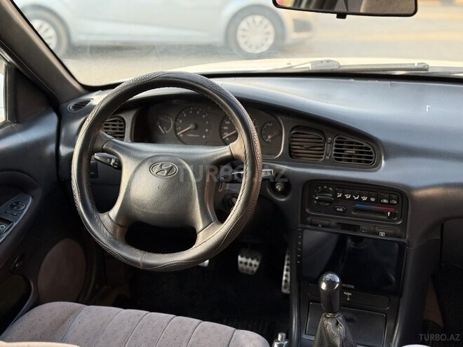 Hyundai Sonata-12