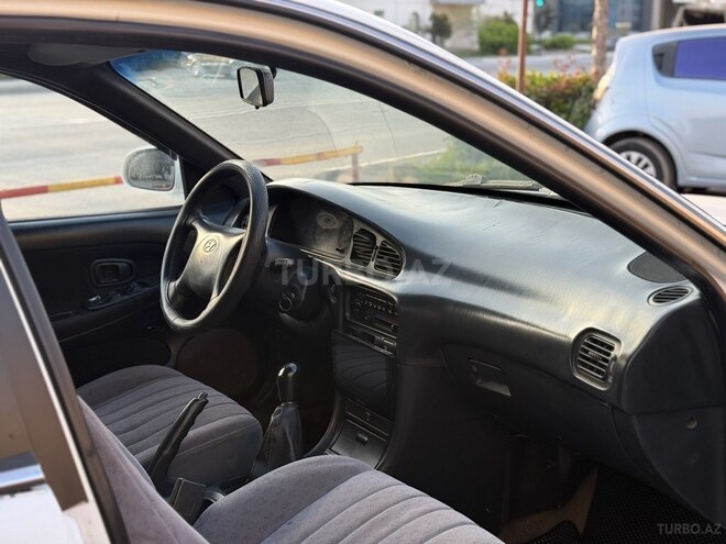 Hyundai Sonata-13