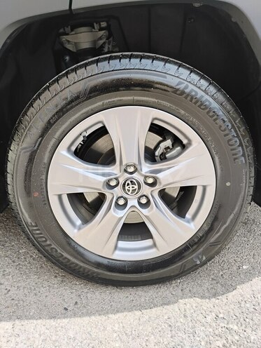 Toyota RAV4-17
