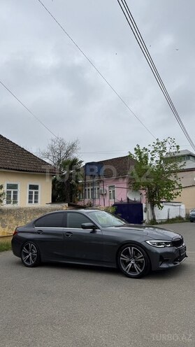 BMW 330-8