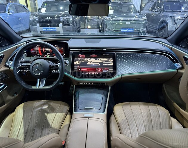 Mercedes E 300 e 4MATIC-9