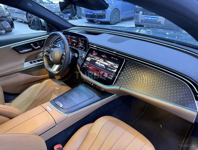 Mercedes E 300 e 4MATIC-11