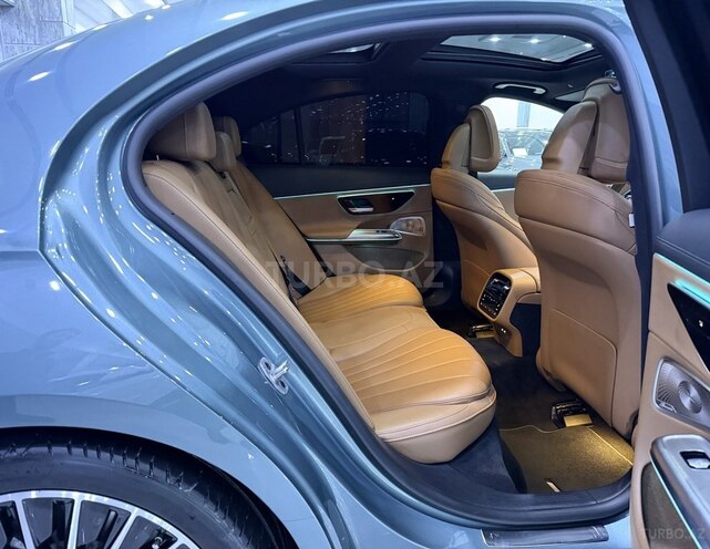 Mercedes E 300 e 4MATIC-14