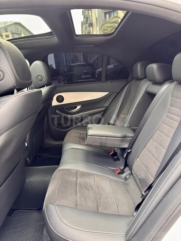 Mercedes E 300 e-10