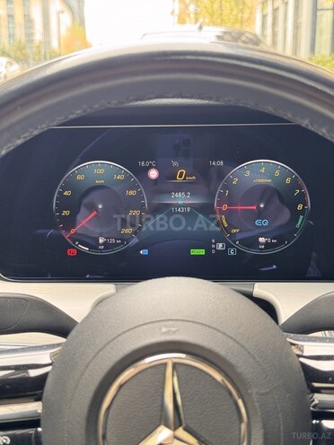 Mercedes E 300 e-15