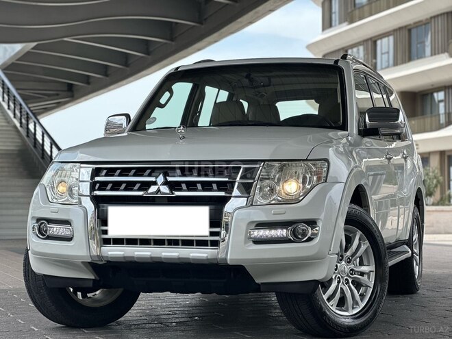 Mitsubishi Pajero-9
