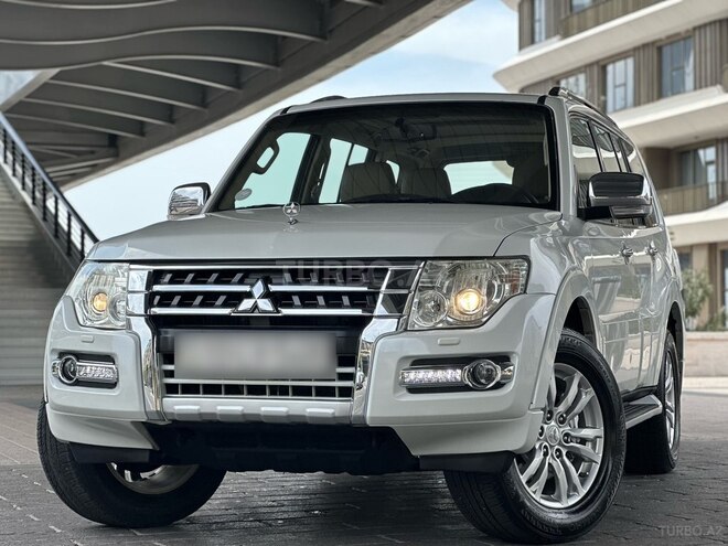 Mitsubishi Pajero-7