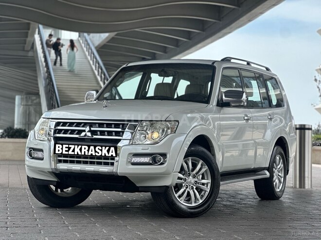 Mitsubishi Pajero-4