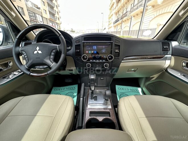 Mitsubishi Pajero-16