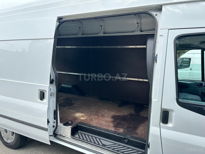 Ford Transit-8