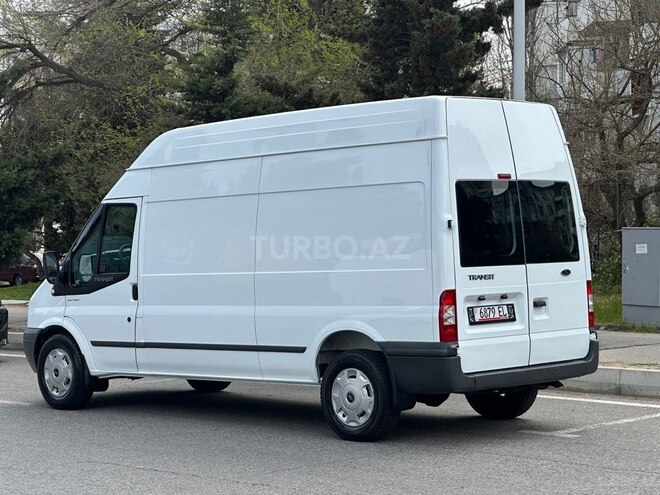 Ford Transit-6