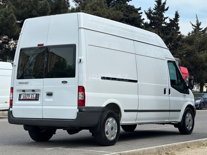 Ford Transit-5
