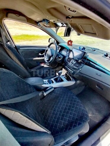 Renault Laguna-9