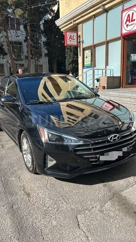 Hyundai Elantra-1