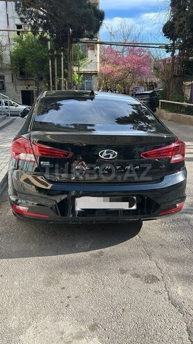 Hyundai Elantra-2