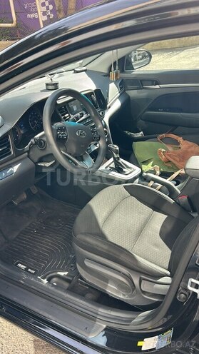 Hyundai Elantra-5